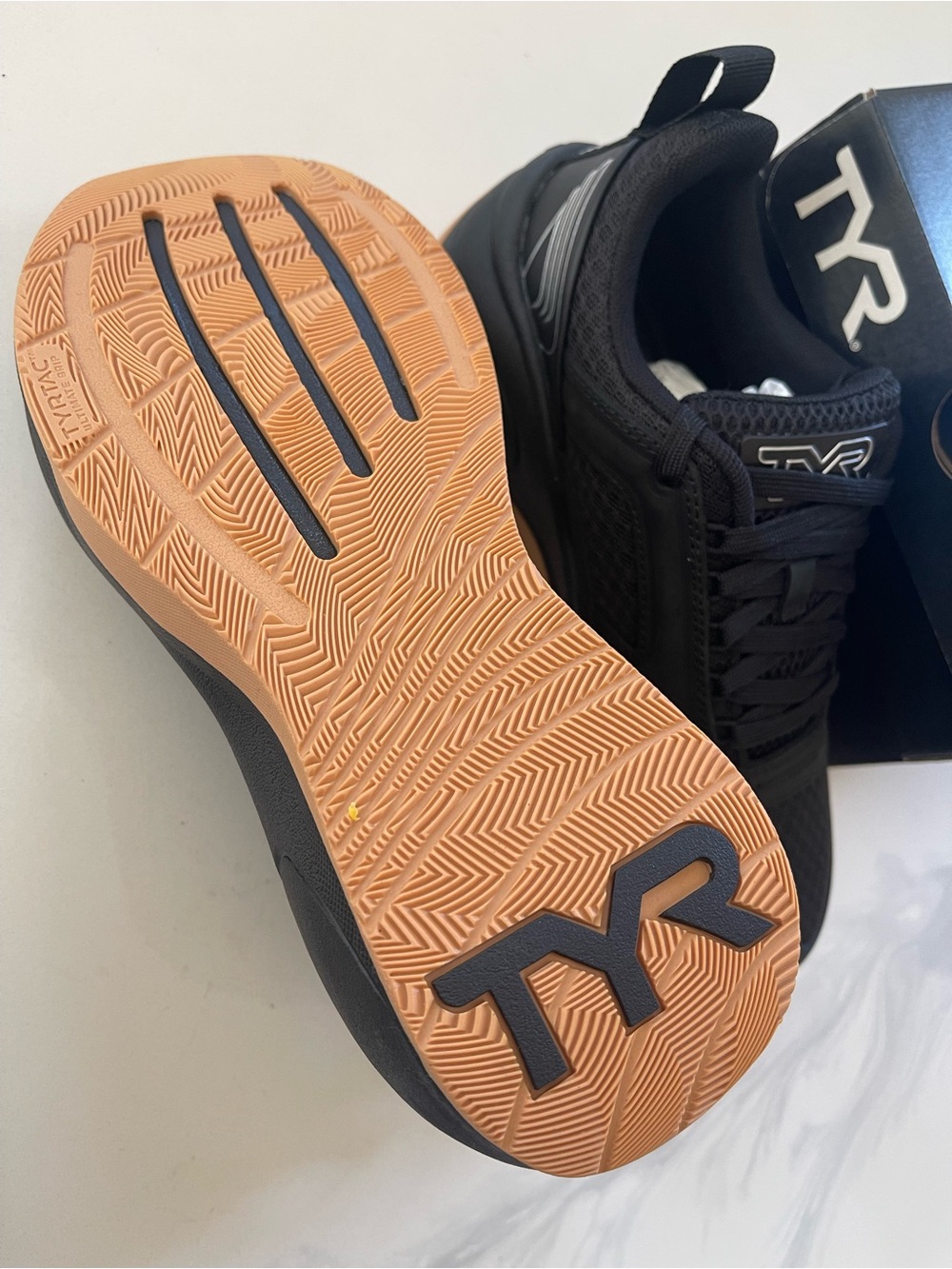 NIB TYR trainer - Picture 4 of 6